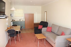 Bks Egmont Motor Lodge