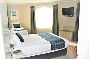 Brougham Heights Motel