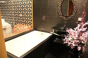 Love Inn Boutique Hotel