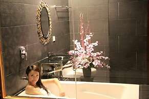 Love Inn Boutique Hotel