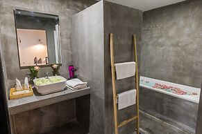 Ashia Hotel & Lounge