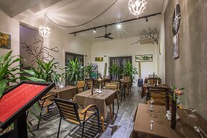 Ashia Hotel & Lounge