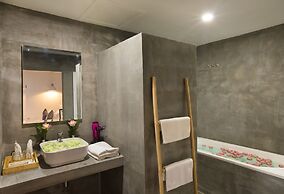 Ashia Hotel & Lounge