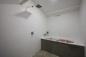 Ashia Hotel & Lounge