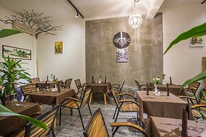 Ashia Hotel & Lounge