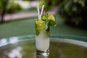 Ashia Hotel & Lounge