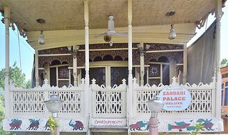 Houseboat Zaindari Palace