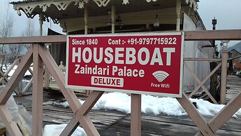 Houseboat Zaindari Palace