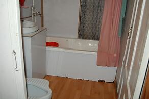 Houseboat Zaindari Palace