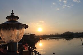 Houseboat Zaindari Palace