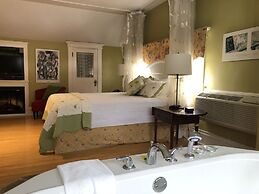 Leaside Manor by The Leaside Group