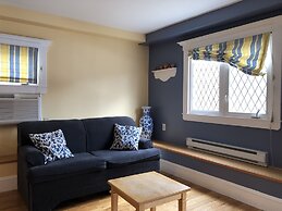 Leaside Manor by The Leaside Group