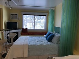 Leaside Manor by The Leaside Group