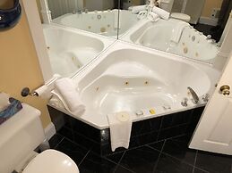 Leaside Manor by The Leaside Group