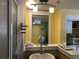 Leaside Manor by The Leaside Group