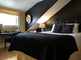 Leaside Manor by The Leaside Group