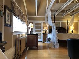 Leaside Manor by The Leaside Group