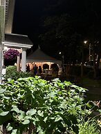 Leaside Manor by The Leaside Group