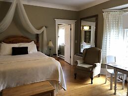 Leaside Manor by The Leaside Group