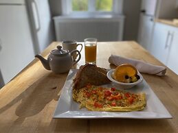 Leaside Manor by The Leaside Group