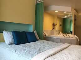 Leaside Manor by The Leaside Group