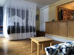 Leaside Manor by The Leaside Group