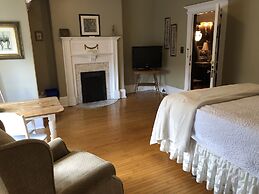 Leaside Manor by The Leaside Group