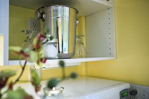 Leaside Manor by The Leaside Group