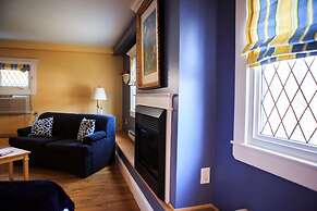 Leaside Manor by The Leaside Group