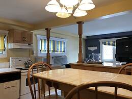 Leaside Manor by The Leaside Group