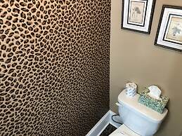 Leaside Manor by The Leaside Group