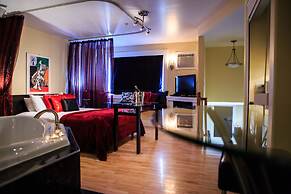 Leaside Manor by The Leaside Group