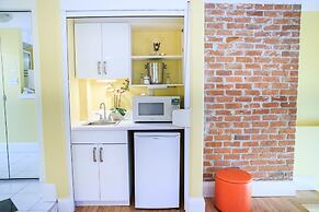 Leaside Manor by The Leaside Group