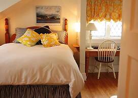 Leaside Manor by The Leaside Group