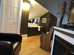 Leaside Manor by The Leaside Group