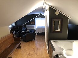 Leaside Manor by The Leaside Group