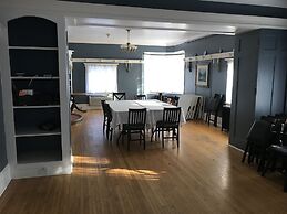 Leaside Manor by The Leaside Group