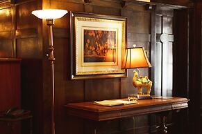 Leaside Manor by The Leaside Group