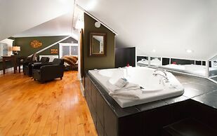 Leaside Manor by The Leaside Group