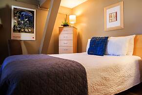 Leaside Manor by The Leaside Group