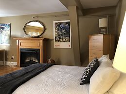 Leaside Manor by The Leaside Group