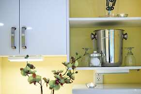 Leaside Manor by The Leaside Group