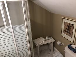 Leaside Manor by The Leaside Group