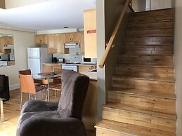 Leaside Manor by The Leaside Group