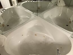 Leaside Manor by The Leaside Group