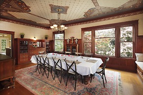 Calderwood Inn