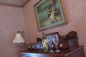Calderwood Inn