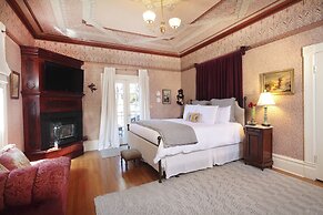 Calderwood Inn