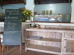 Vanilla Sky Dive Resort