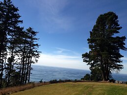 Fort Ross Lodge
